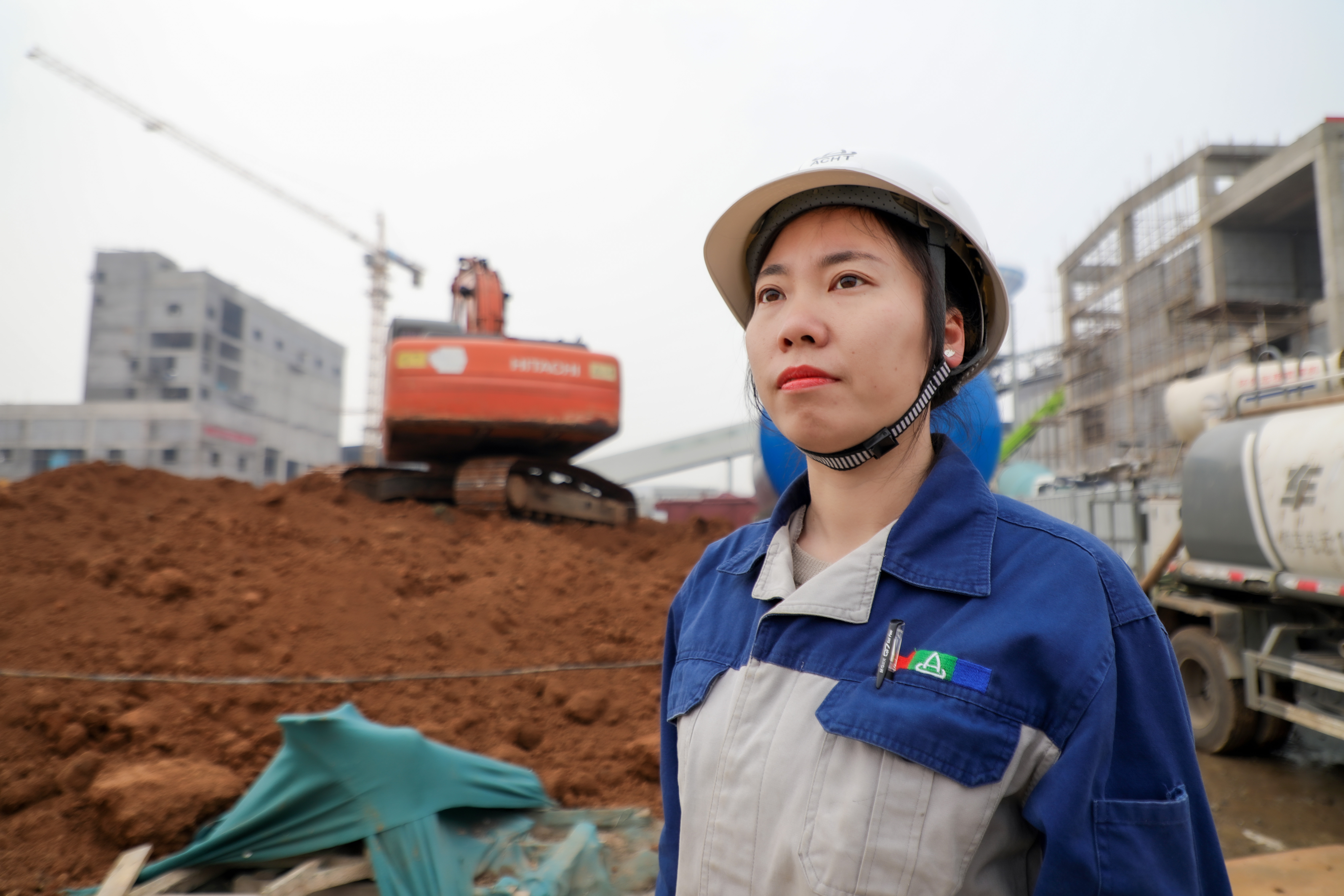 安彩“她”力量｜余艷梅：每當想起她，梅花便落滿了南山