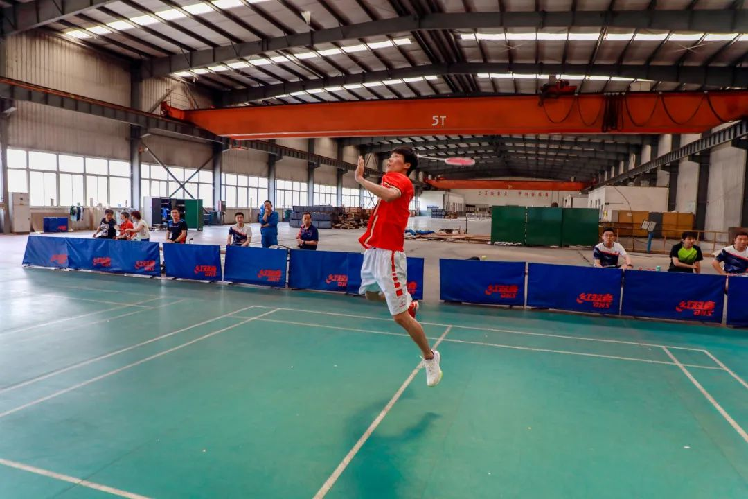 激情碰撞 羽球飛揚(yáng)——安彩高科工會舉辦2022年職工羽毛球比賽