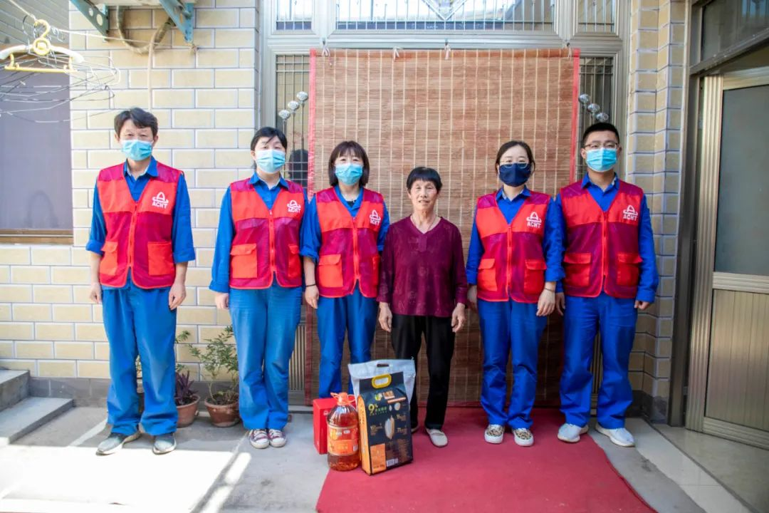 端午送溫暖 幫扶“粽”是情——安彩高科開展端午節(jié)走訪慰問(wèn)活動(dòng)